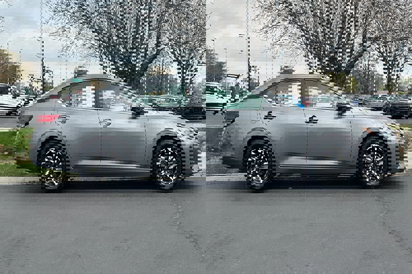 Used 2024 Nissan Sentra SV image 6