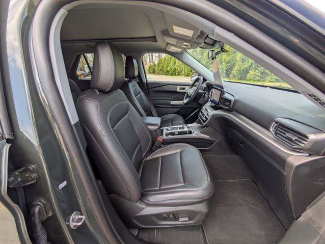 Certified 2023 Ford Explorer XLT w/ Equipment Group 202A image 37