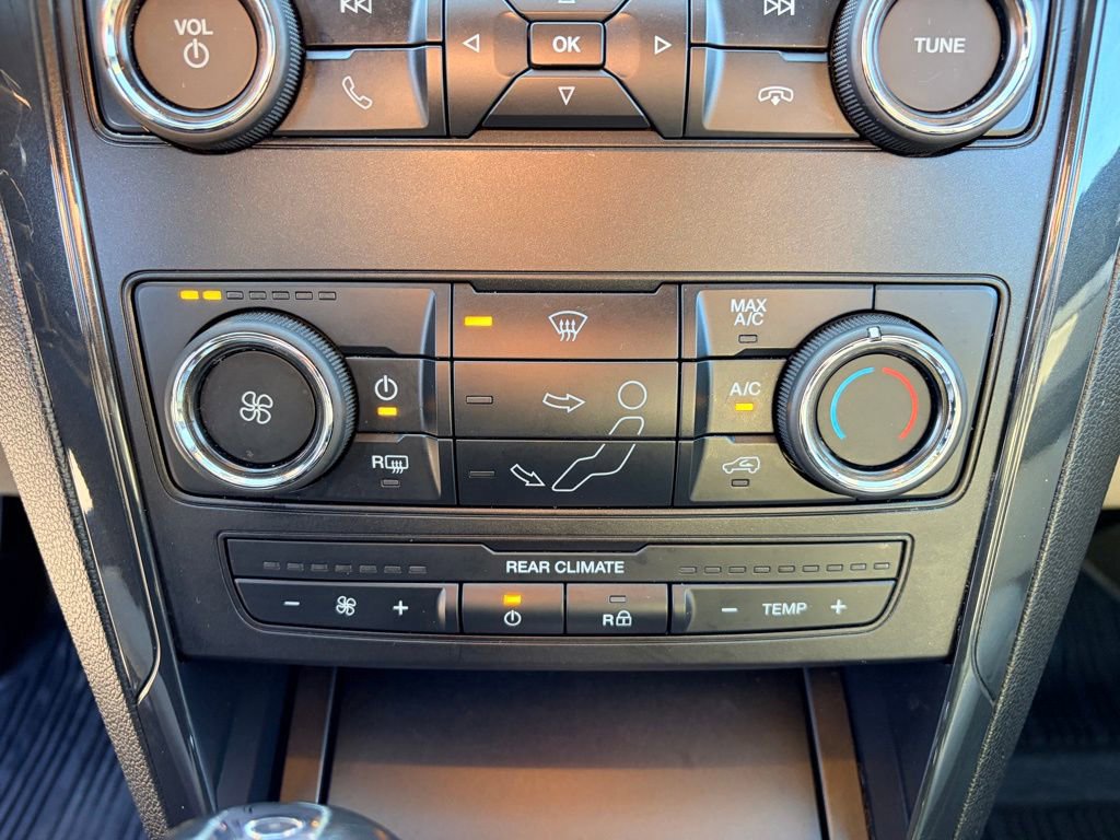 Certified 2019 Ford Explorer FWD image 12