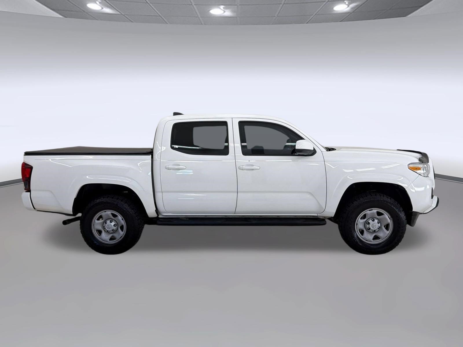 Used 2022 Toyota Tacoma SR AWD/4WD image 8
