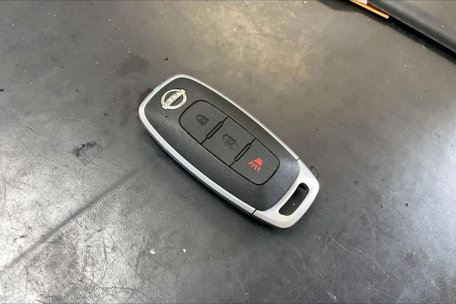 Used 2023 Nissan Rogue S FWD image 19