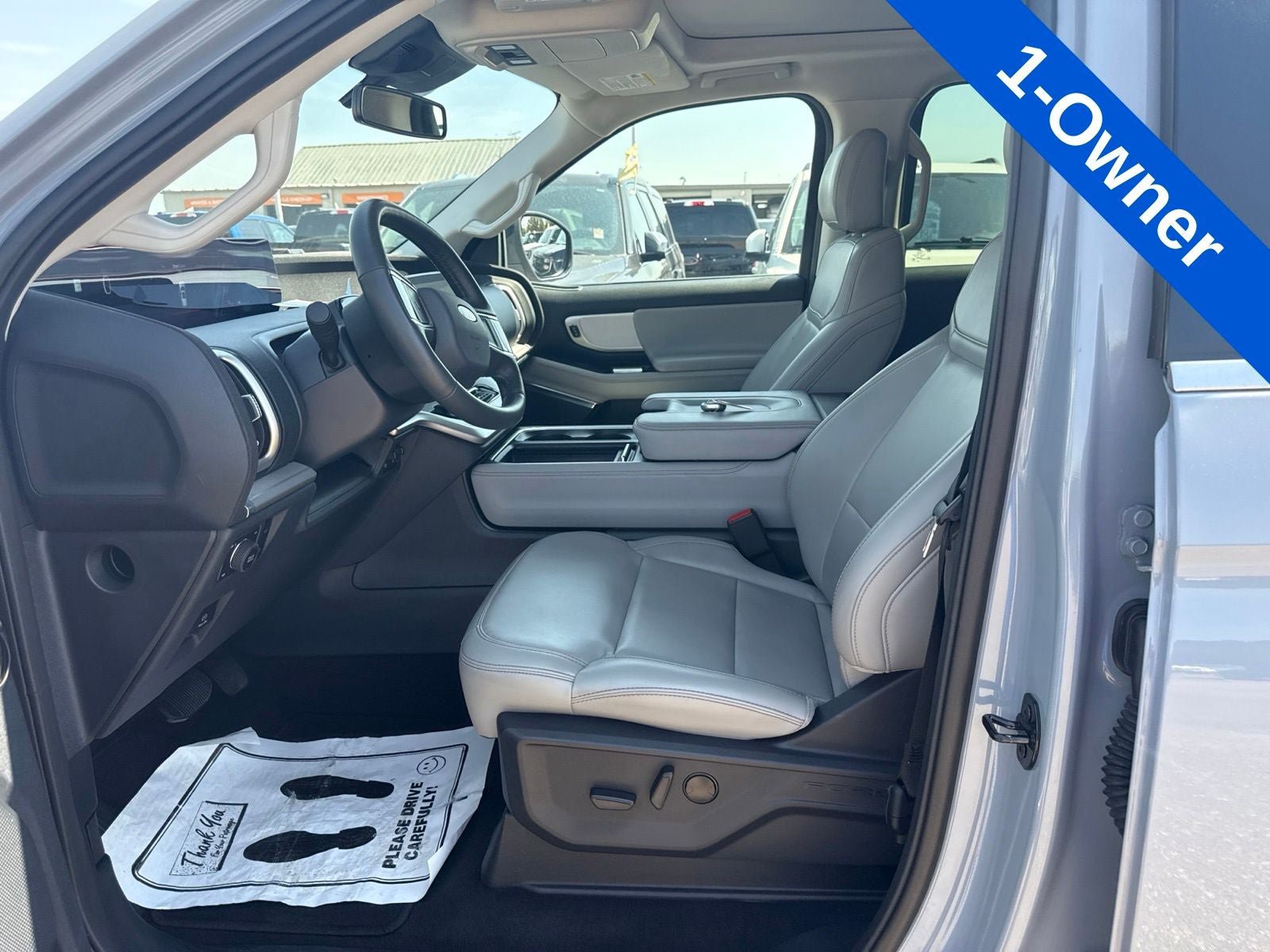 Certified 2025 Ford Expedition Active AWD/4WD image 2