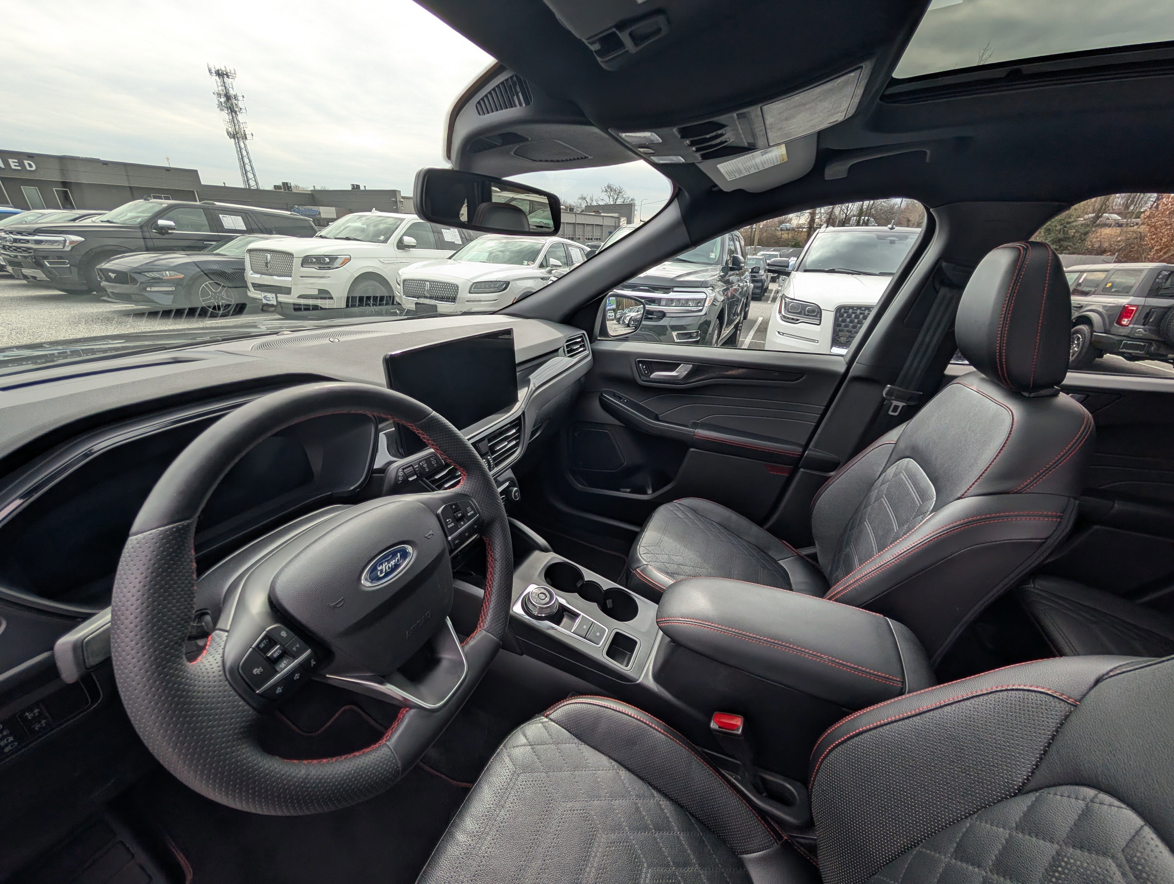 Certified 2023 Ford Escape ST-Line Elite w/ Premium Technology Package image 17