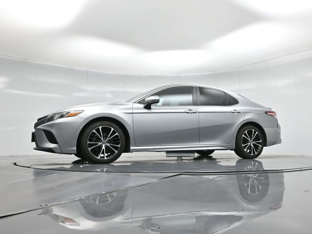 Used 2020 Toyota Camry SE image 25