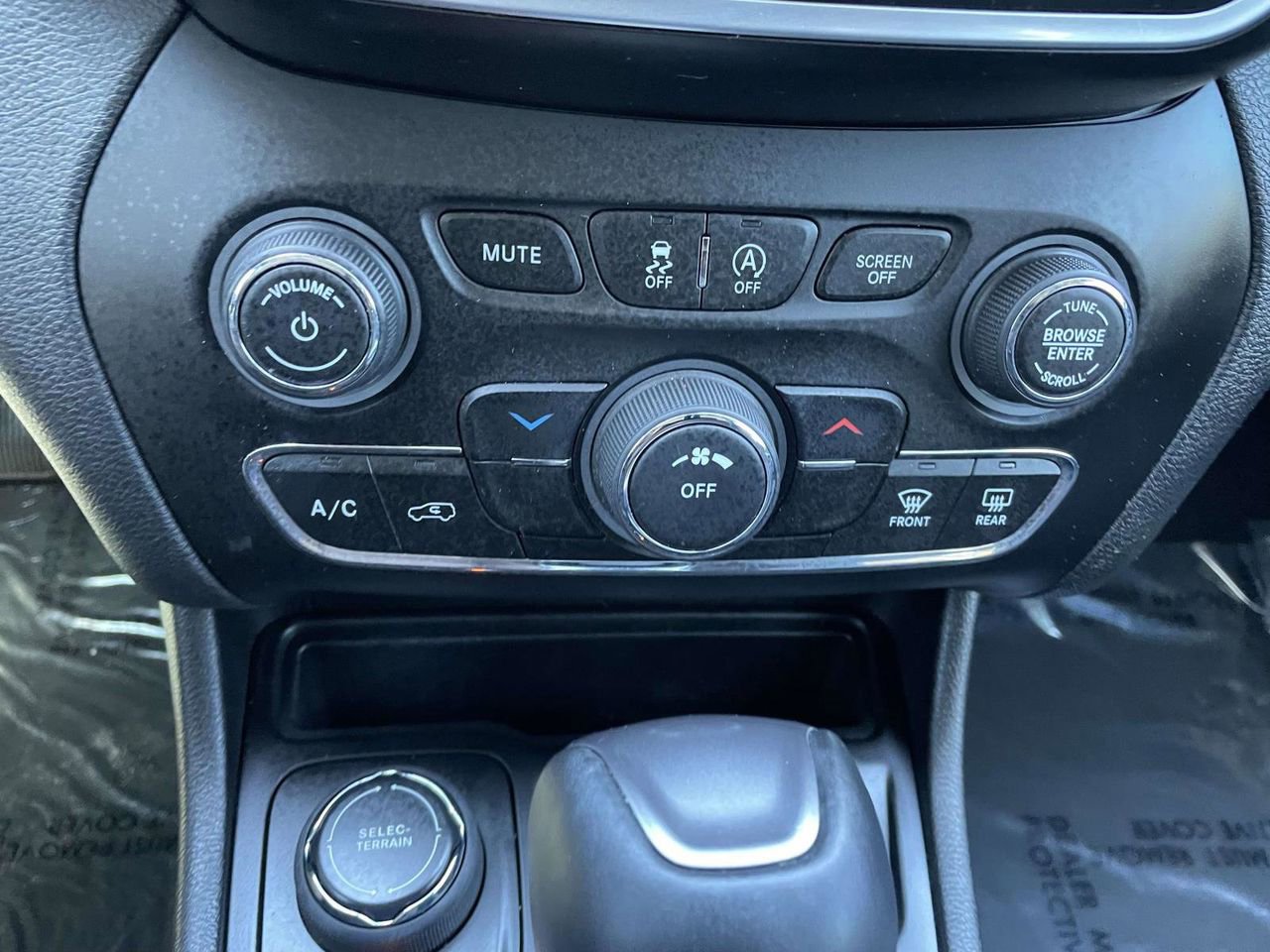 Used 2021 Jeep Cherokee Latitude Lux AWD/4WD image 40