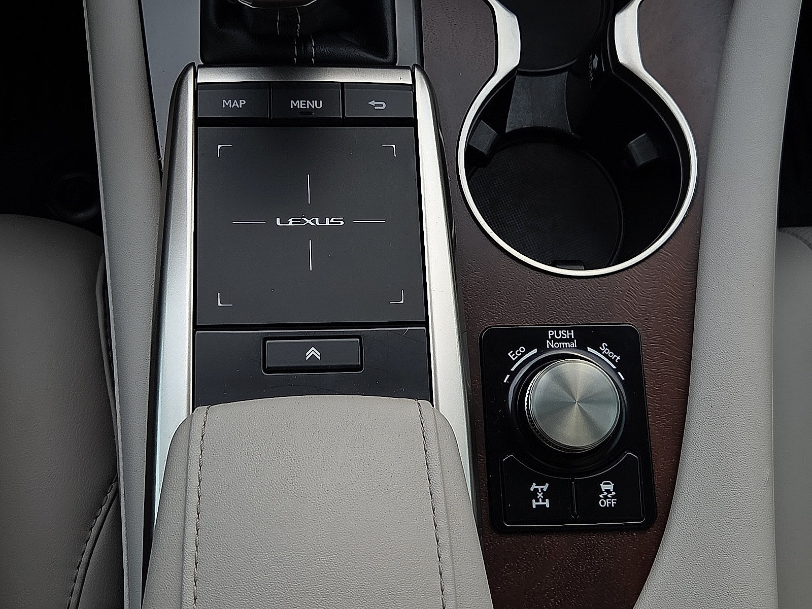 Used 2020 Lexus RX 350L Premium w/ Premium Package AWD/4WD image 18