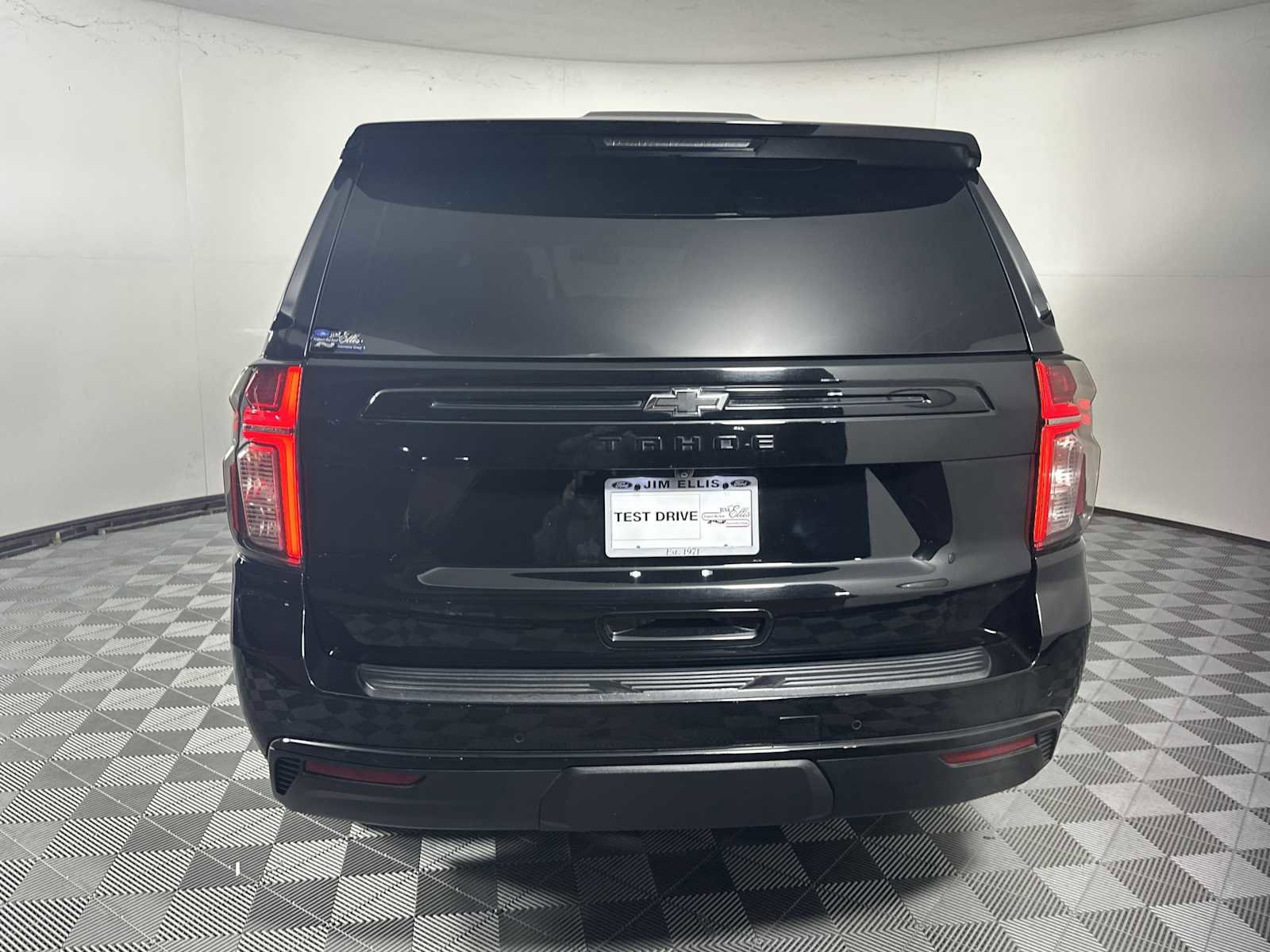 Used 2023 Chevrolet Tahoe Z71 w/ Luxury Package image 4