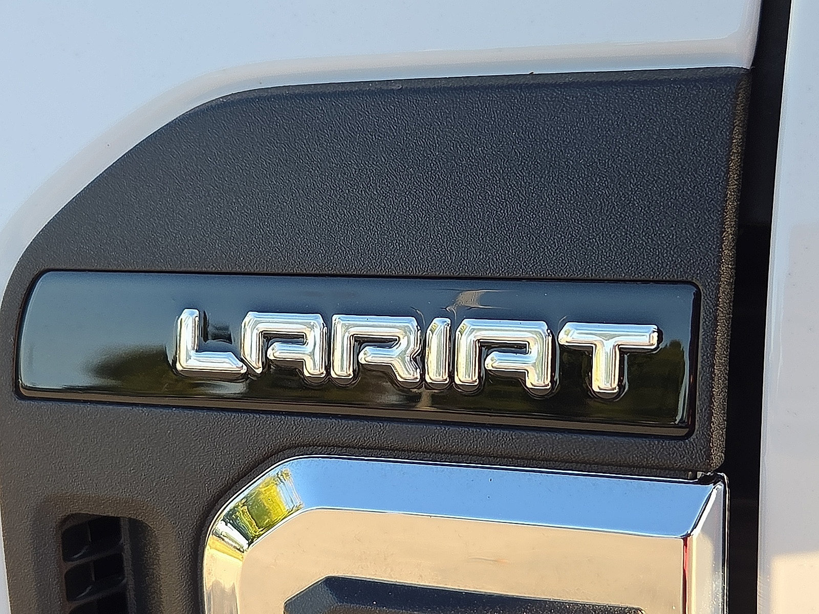 Certified 2023 Ford F250 Lariat w/ FX4 Off-Road Package AWD/4WD image 9