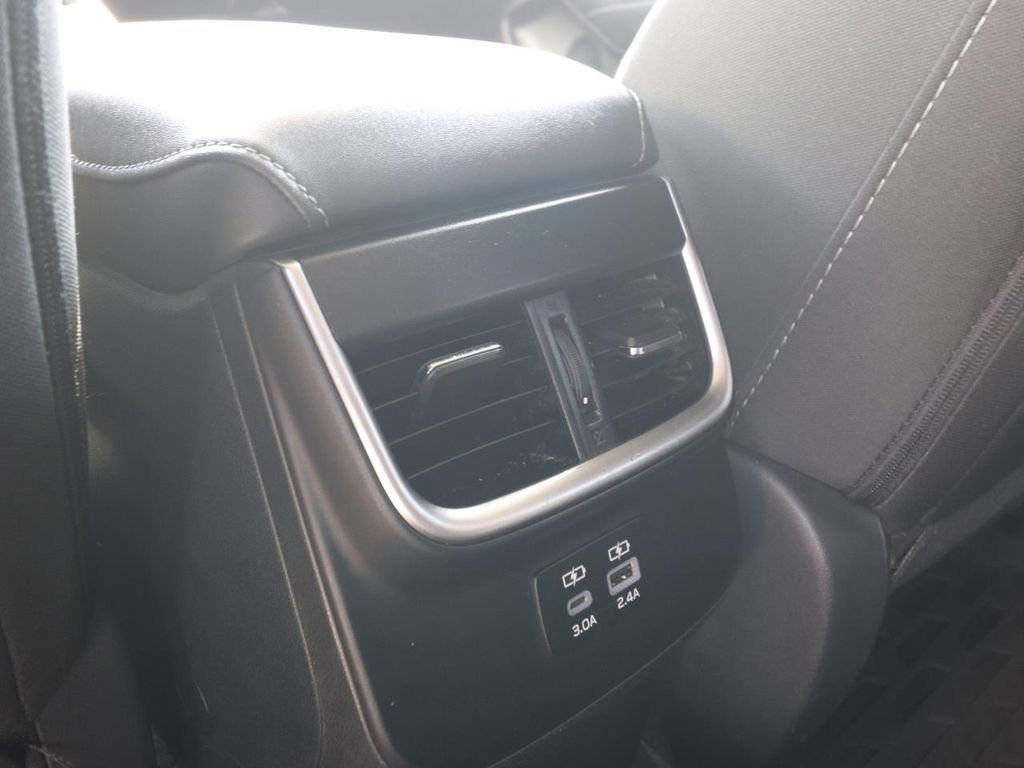 Used 2023 Subaru Outback Premium image 14