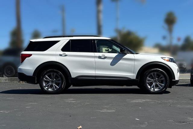 Certified 2022 Ford Explorer XLT w/ Equipment Group 202A AWD/4WD image 31
