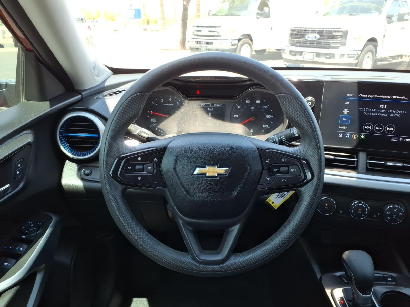 Used 2024 Chevrolet Trax LS w/ LS Convenience Package FWD image 19
