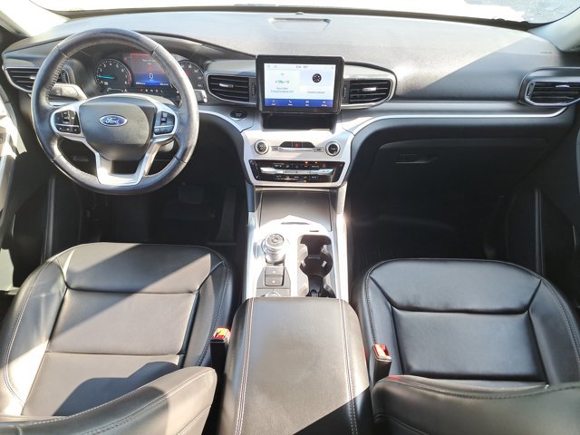 Certified 2022 Ford Explorer XLT w/ Equipment Group 202A image 16