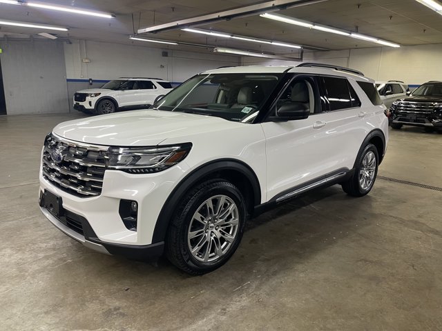Certified 2025 Ford Explorer Active w/ Active Comfort Package AWD/4WD image 3