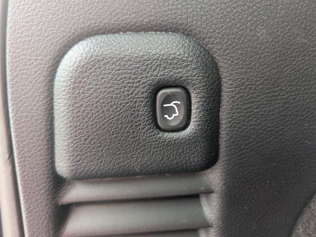 Used 2020 Jeep Grand Cherokee Altitude RWD image 26