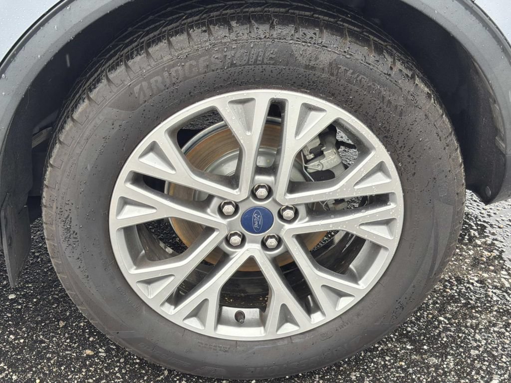 Certified 2022 Ford Escape SEL FWD image 10