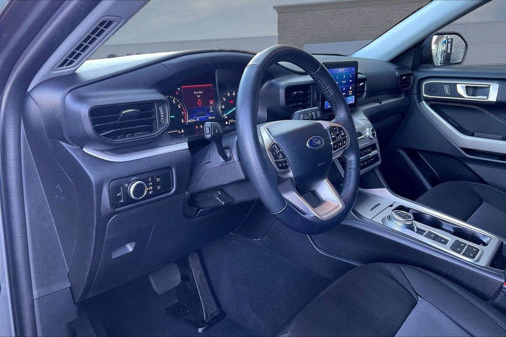 Certified 2023 Ford Explorer XLT RWD image 17