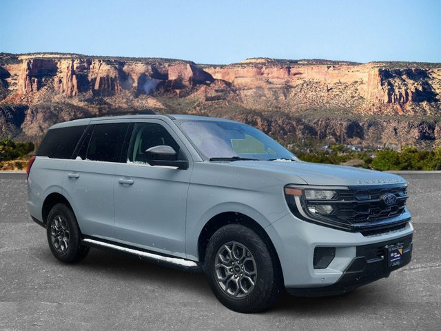 Certified 2025 Ford Expedition Active AWD/4WD image 5