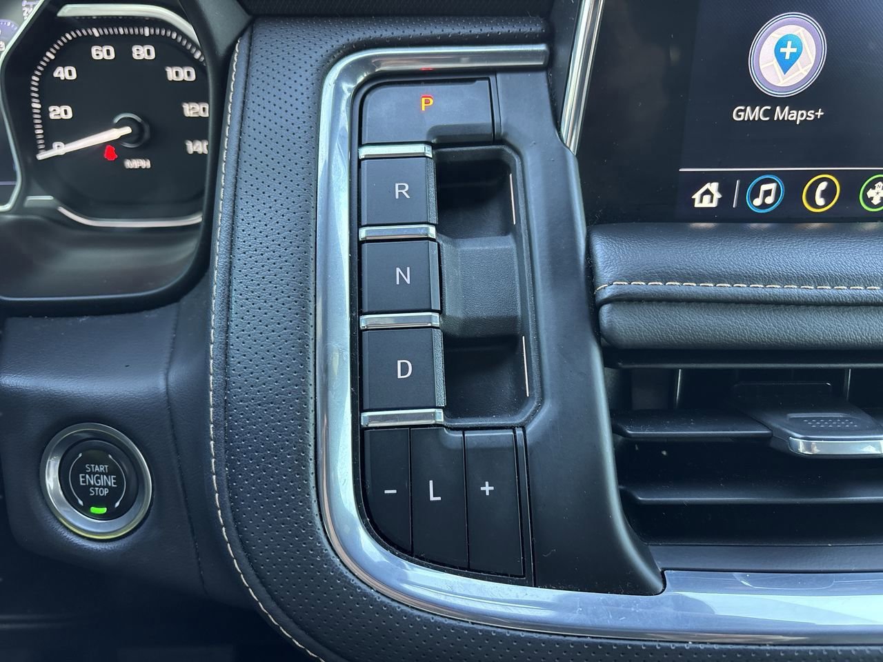 Used 2021 GMC Yukon XL AT4 w/ Technology Package image 33