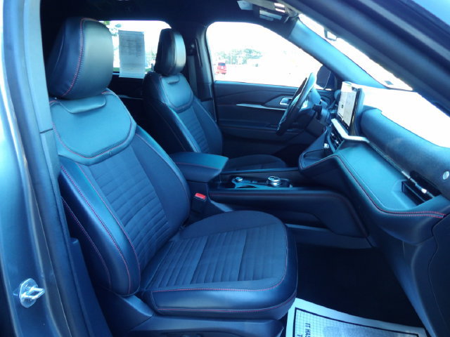 Certified 2025 Ford Explorer ST-Line w/ ST-Line Street Pack AWD/4WD image 17