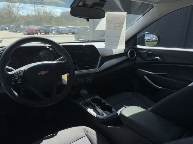Used 2024 Chevrolet Trax LS w/ LS Convenience Package image 22