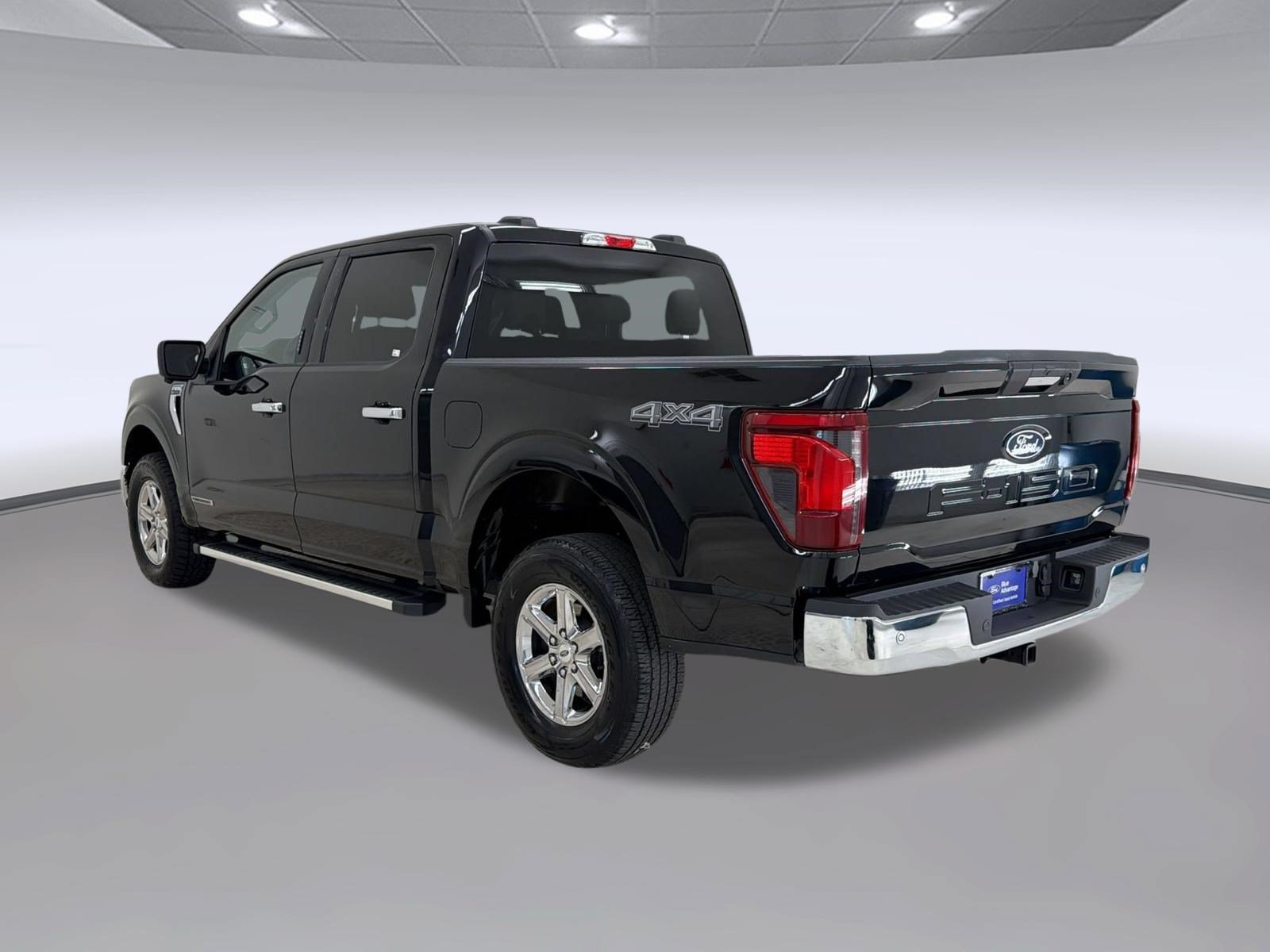Certified 2024 Ford F150 XLT w/ Mobile Office Package AWD/4WD image 3