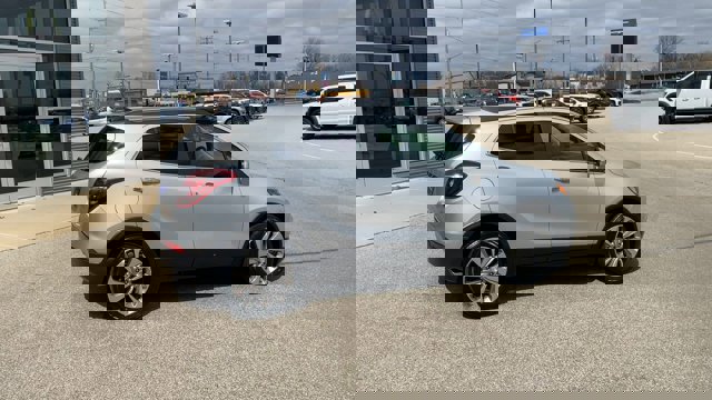 Used 2017 Buick Encore Preferred FWD image 2