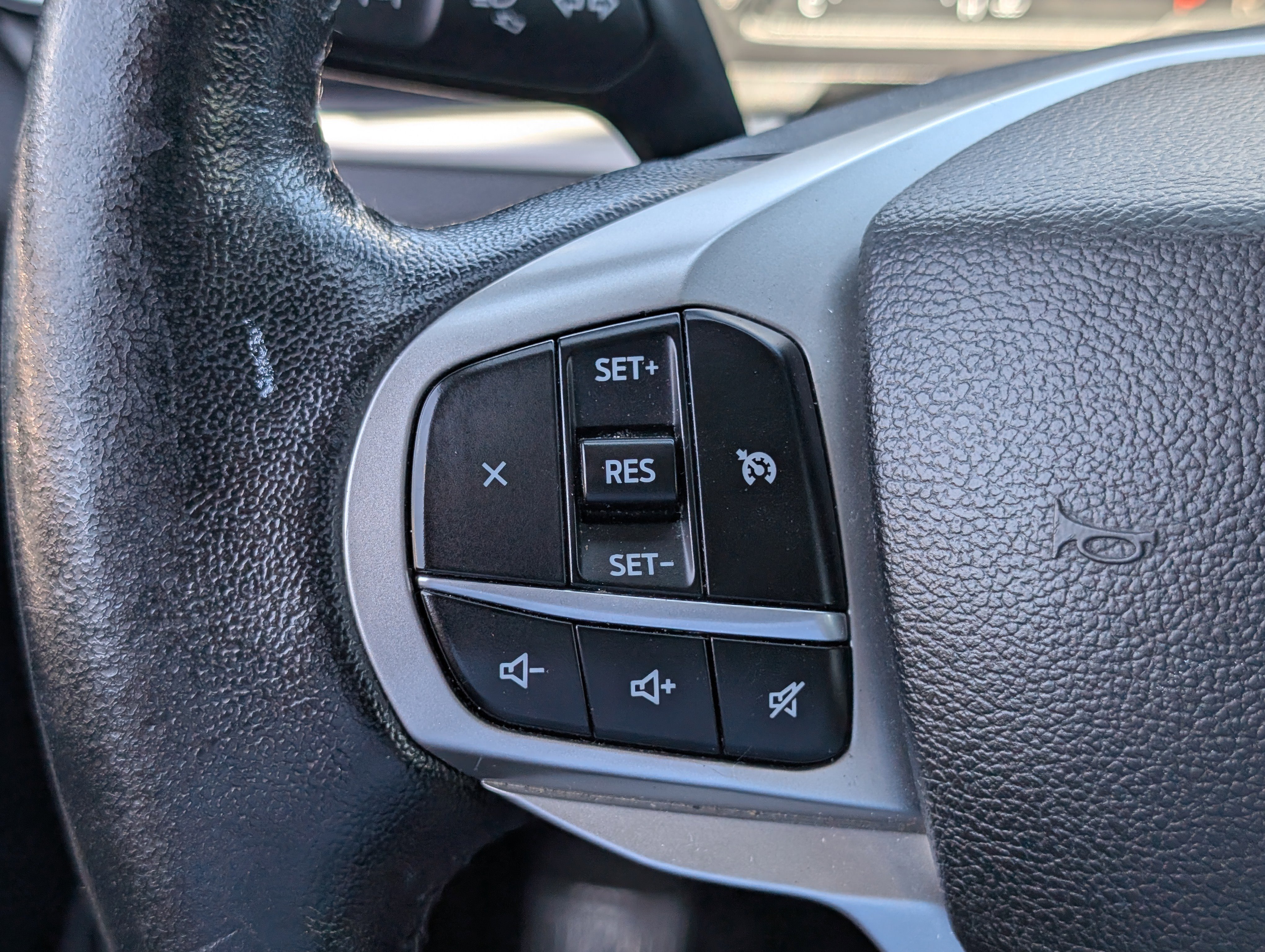 Certified 2022 Ford Explorer XLT w/ Equipment Group 202A AWD/4WD image 24