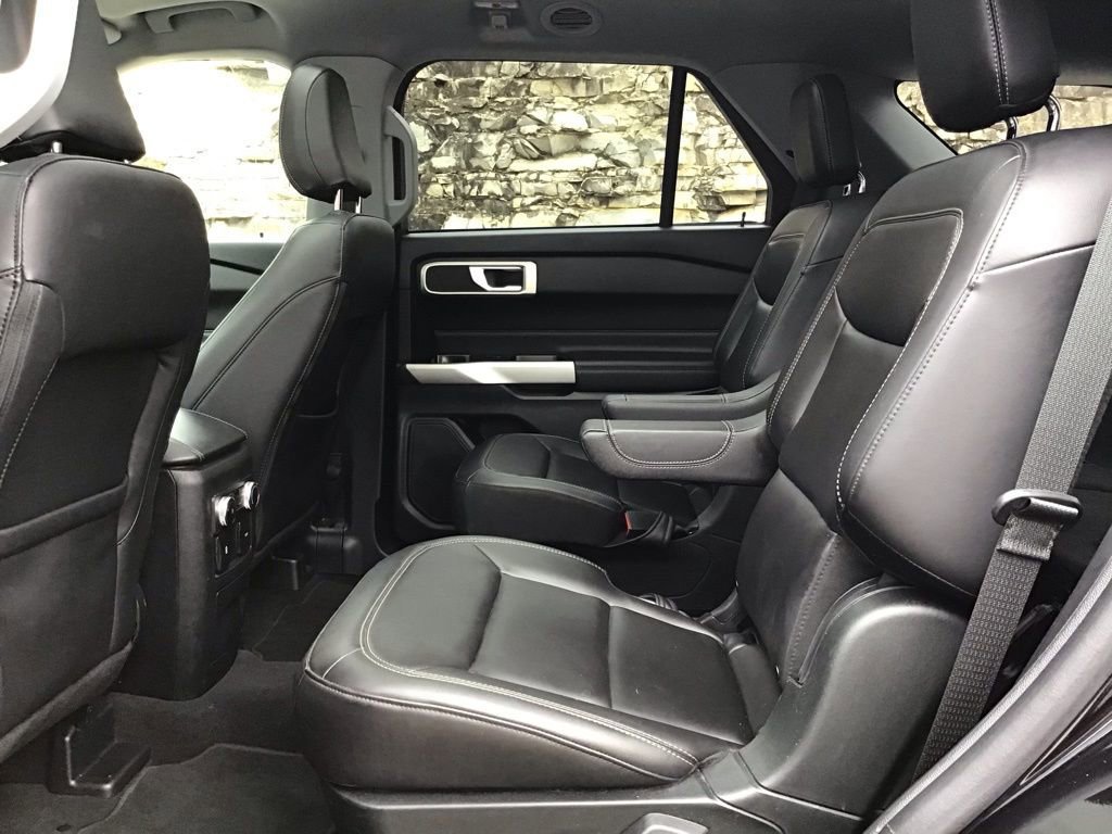 Certified 2022 Ford Explorer XLT w/ Equipment Group 202A image 12