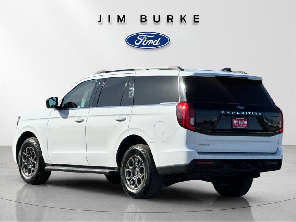 Certified 2025 Ford Expedition Active RWD image 3