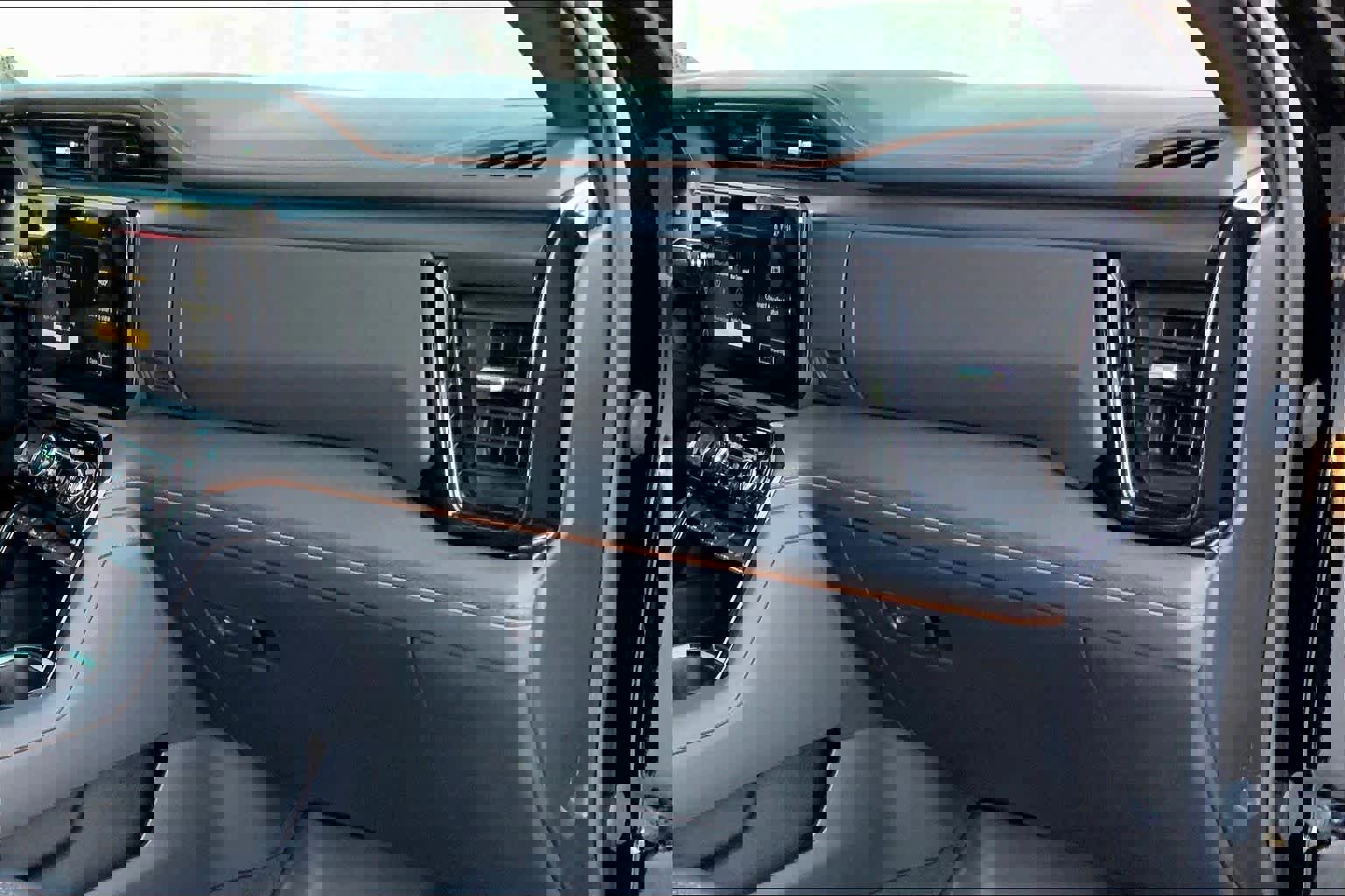 Used 2025 GMC Sierra 2500 AT4 w/ AT4 Premium Plus Package image 18