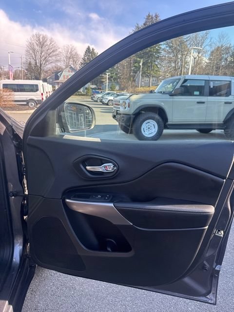 Used 2019 Jeep Cherokee Limited AWD/4WD image 22