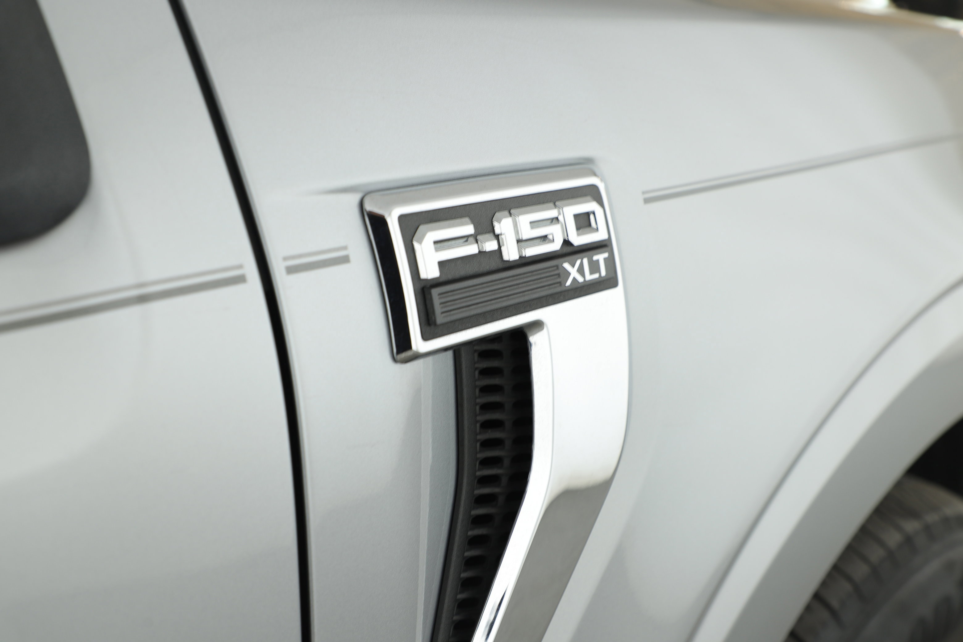 Certified 2022 Ford F150 XLT w/ Equipment Group 302A High image 4