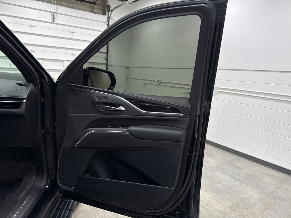 Used 2021 Cadillac Escalade Sport w/ Driver Assist Tech Package AWD/4WD image 23