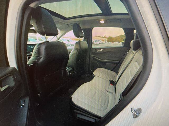 Certified 2023 Ford Escape SE w/ PHEV Premium Package FWD image 9