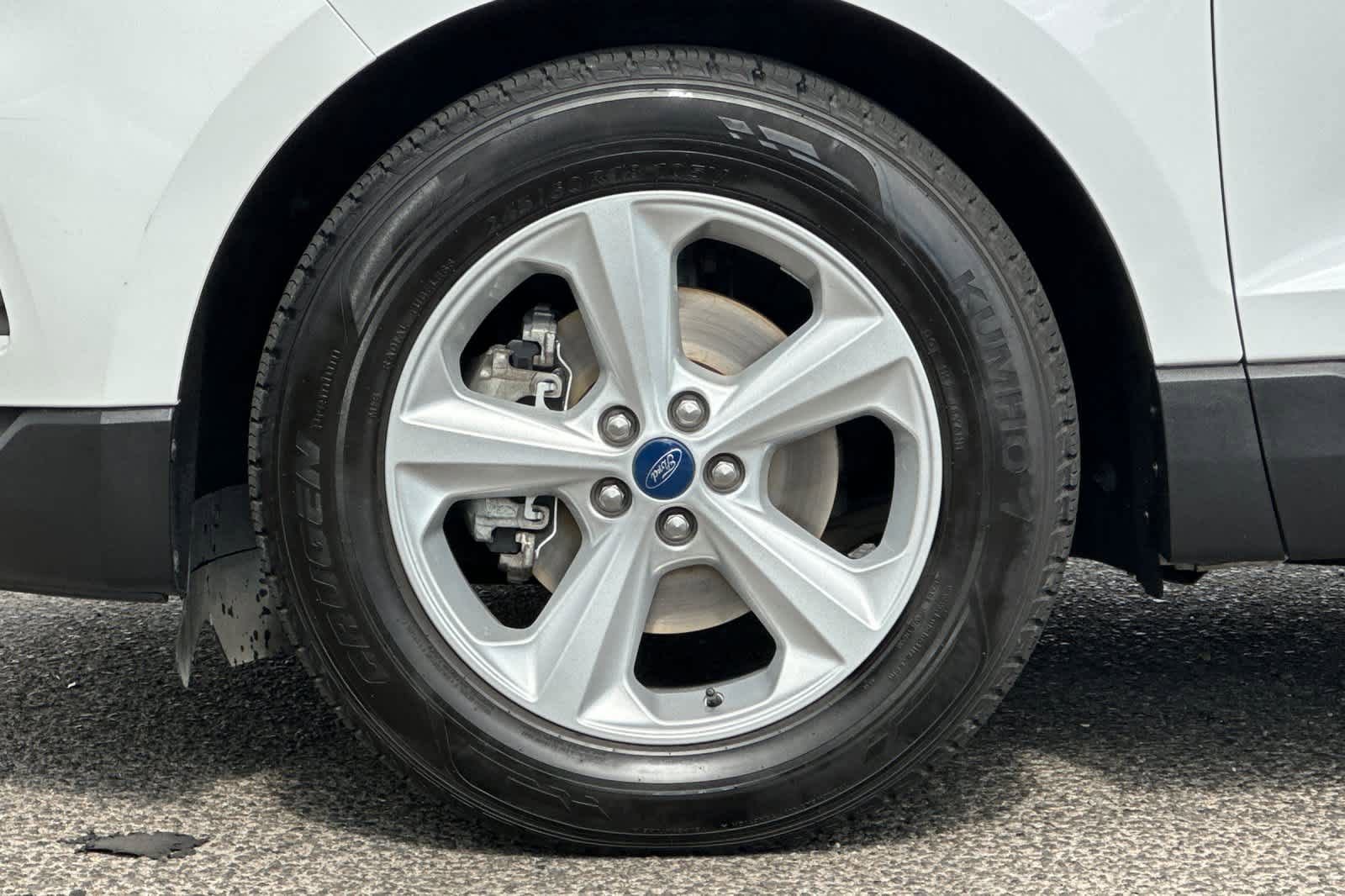 Certified 2019 Ford Edge SE w/ Cargo Accessory Package FWD image 27