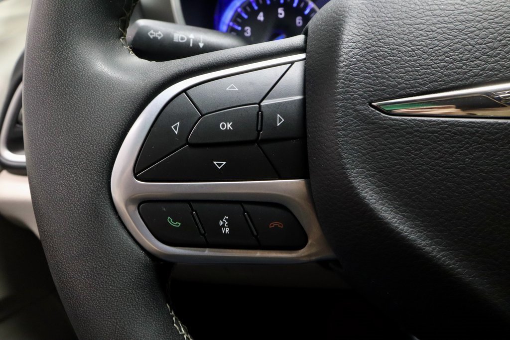 Used 2023 Chrysler Pacifica Touring-L image 28