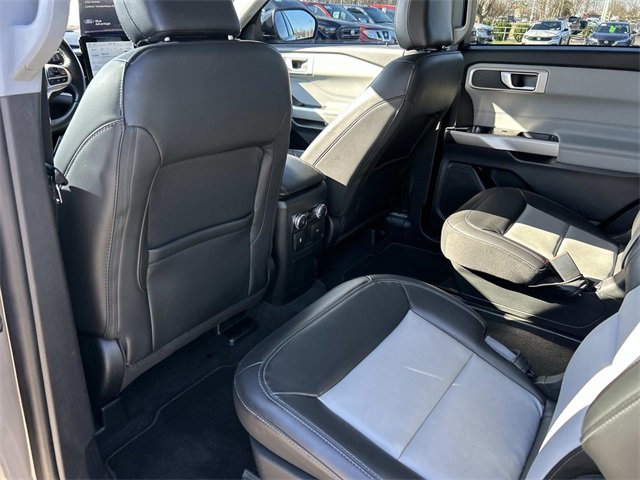 Certified 2022 Ford Explorer XLT w/ Equipment Group 202A image 18