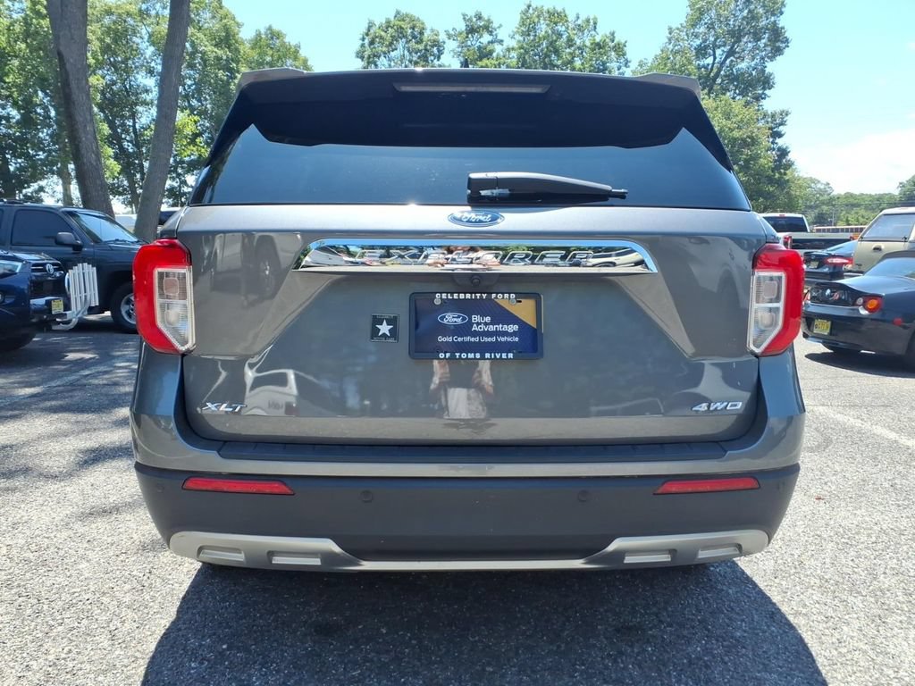 Certified 2023 Ford Explorer XLT w/ Equipment Group 202A AWD/4WD image 3