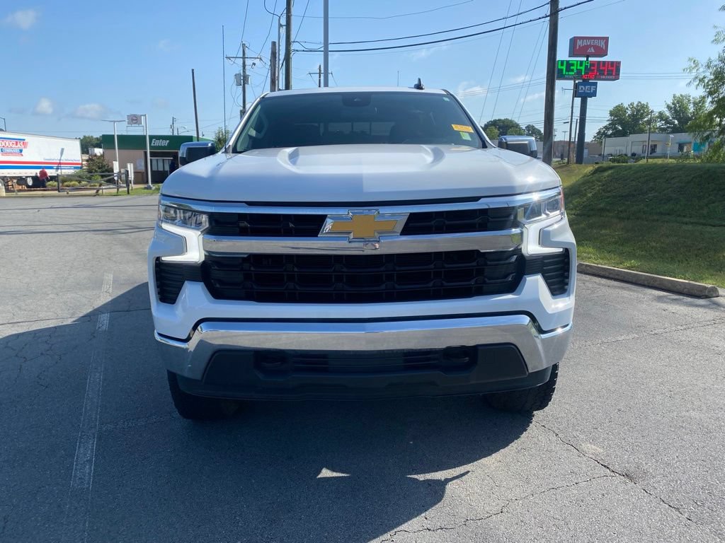 Used 2022 Chevrolet Silverado 1500 LT w/ Z71 Off-Road Package AWD/4WD image 2