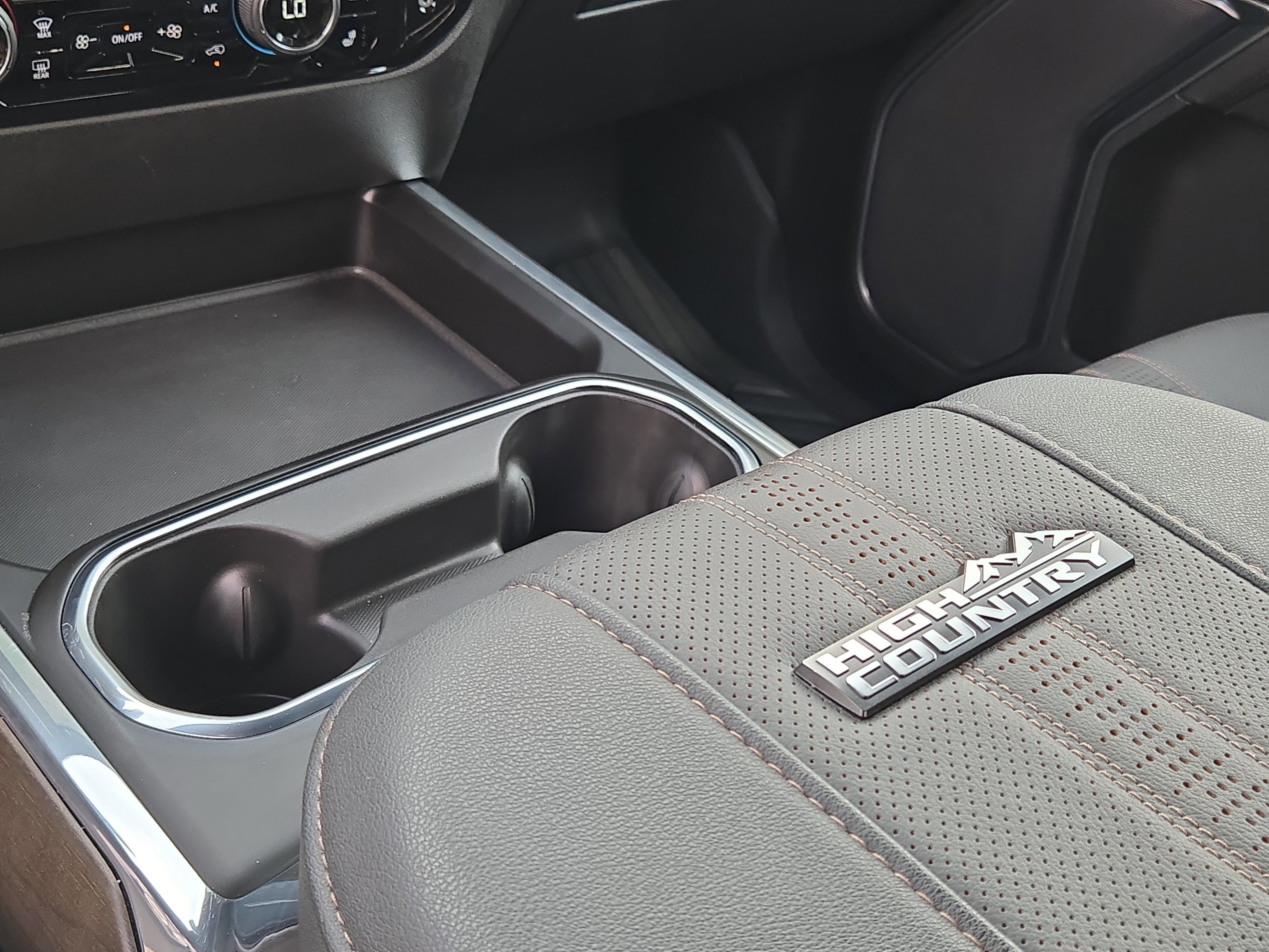 Used 2025 Chevrolet Silverado 2500 High Country w/ Technology Package image 32