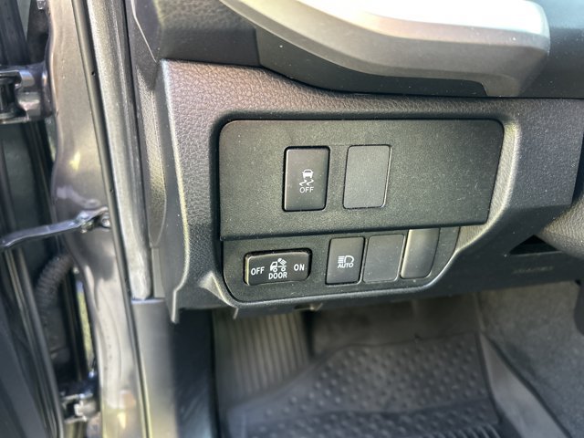 Used 2022 Toyota Tacoma SR5 w/ Technology Package RWD image 13