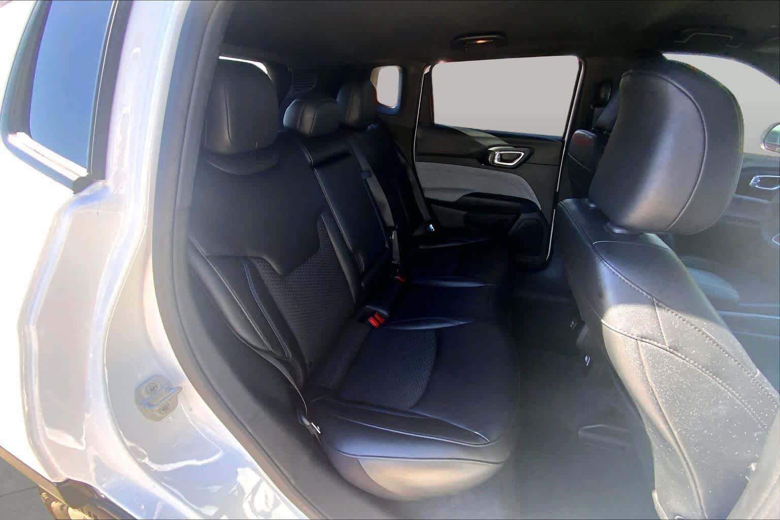 Used 2023 Jeep Compass Latitude AWD/4WD image 20