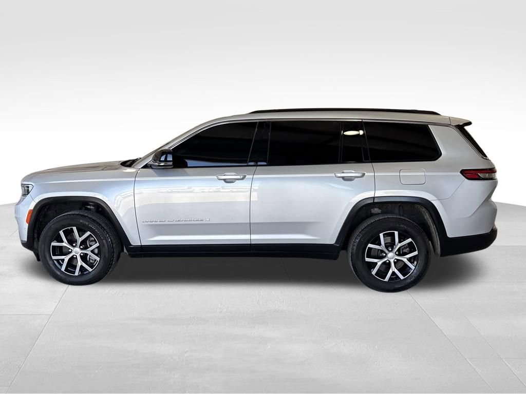 Used 2024 Jeep Grand Cherokee L Limited w/ Luxury Tech Group II image 2