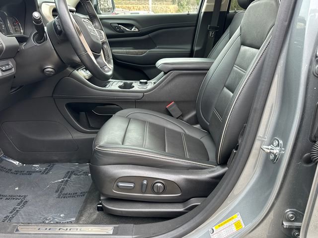 Used 2023 GMC Acadia Denali w/ Denali Technology Package image 9