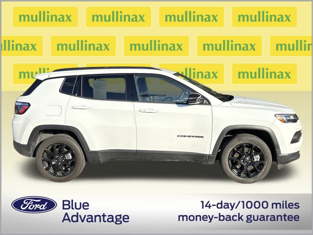 Used 2025 Jeep Compass Latitude w/ Altitude Special Edition image 2