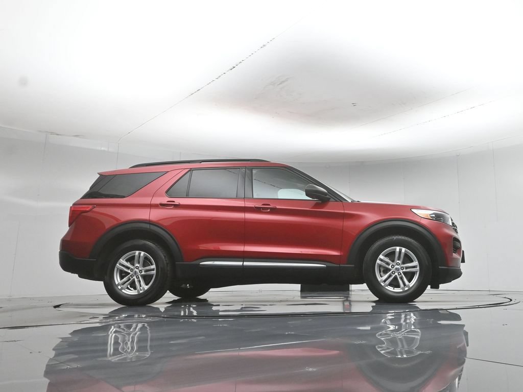 Certified 2023 Ford Explorer XLT RWD image 49