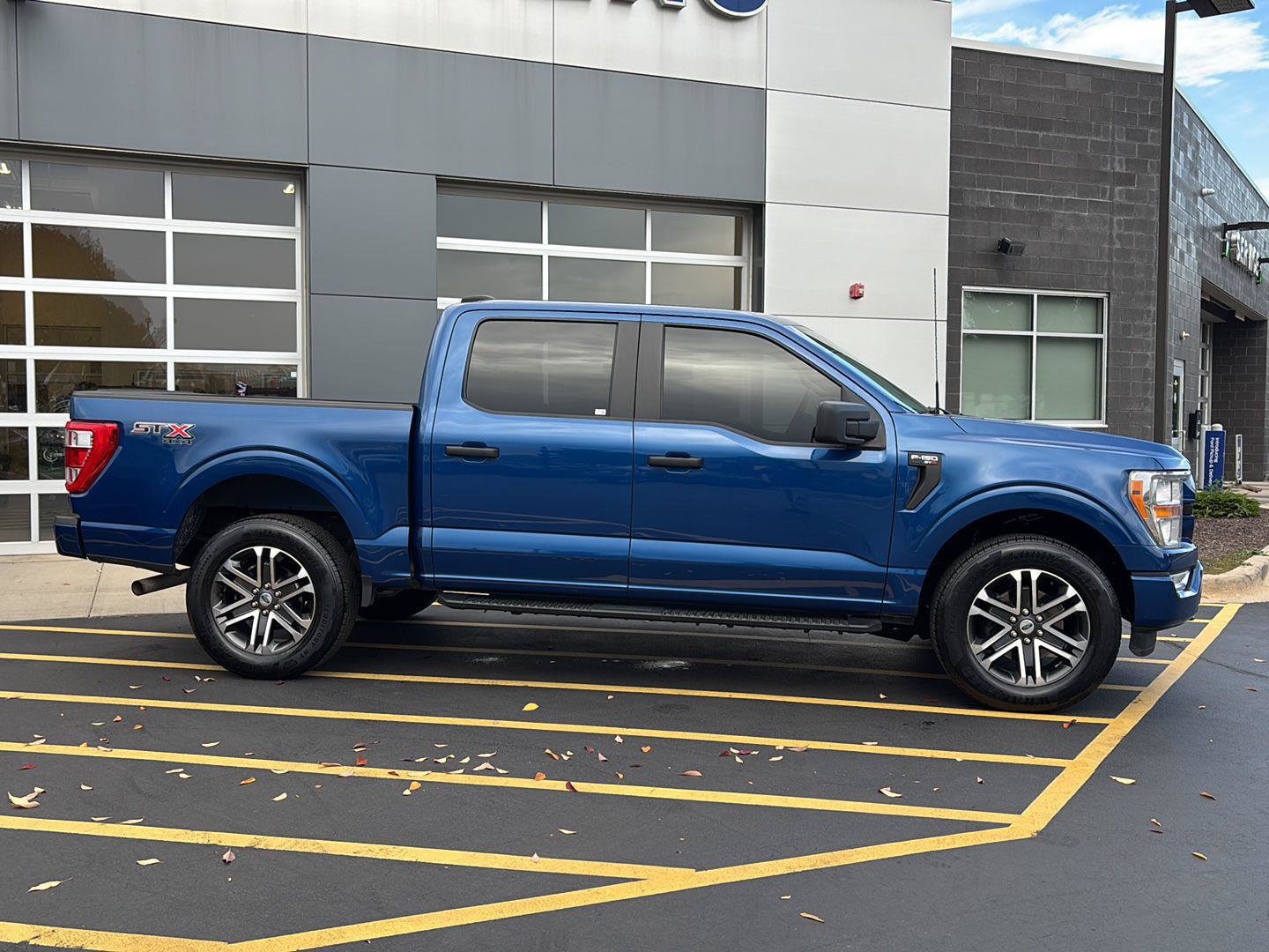 Certified 2022 Ford F150 XL w/ STX Appearance Package AWD/4WD image 5