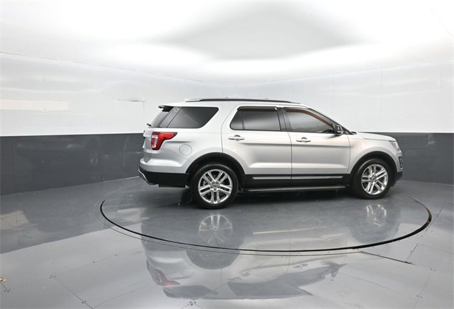 Certified 2017 Ford Explorer XLT w/ Equipment Group 201A image 8