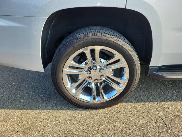 Used 2019 Chevrolet Tahoe LT w/ Luxury Package RWD image 11