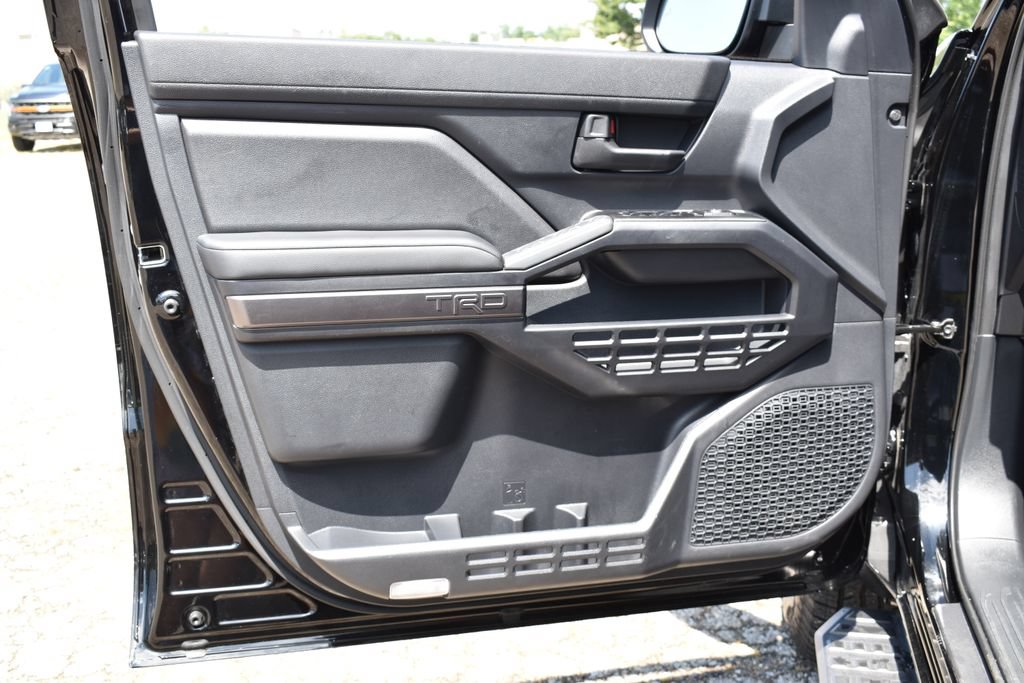 Used 2025 Toyota 4Runner TRD Off-Road AWD/4WD image 24